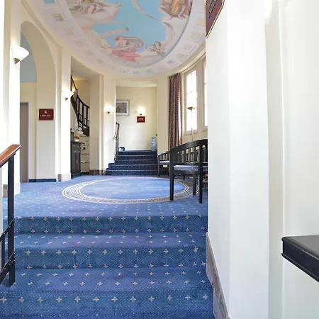 Viktoria Hotel