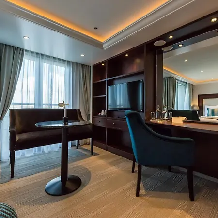 Hotelships Holland - Ms Charles Dickens 5*