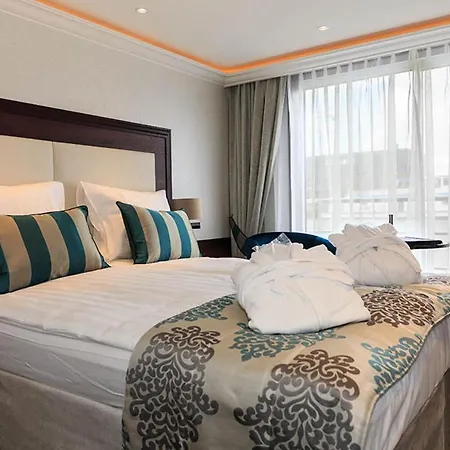 Hotelships Holland - Ms Charles Dickens Båthotell 5*