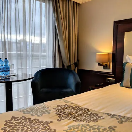 Bateau-hôtel Select Ms Charles Dickens -