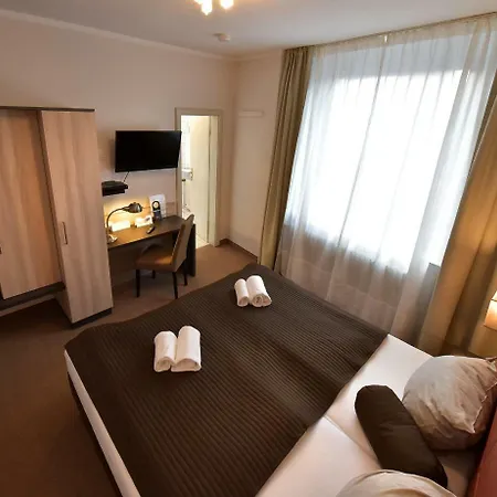 Hotel Buergerhof 3*
