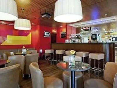 Hotel Ibis Airport 3*