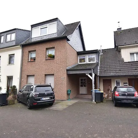 Ferienwohnung Mit Garten Und Pool * Köln