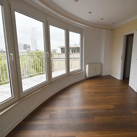 Apartment Dorya Am Ring Cologne