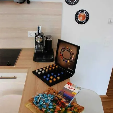 Exklusives Penthouse! Mit Wlan, Tiefgarage, 2 Fernseher Etc. Apartment