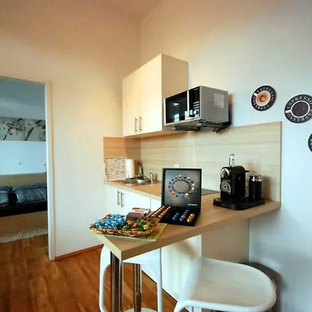Exklusives Penthouse! Mit Wlan, Tiefgarage, 2 Fernseher Etc. Apartment *
