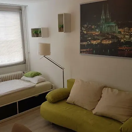 Sonniges Modernes Hoehenberg Apartment Cologne
