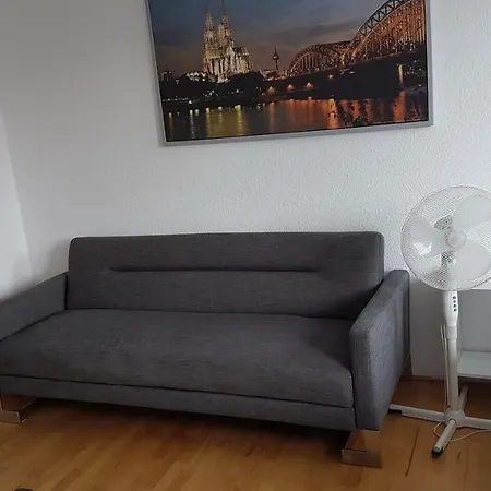 Sonniges Modernes Hoehenberg Apartment Cologne