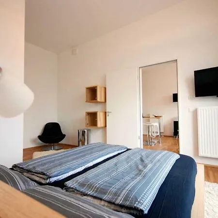 Exklusives Penthouse! Mit Wlan, Tiefgarage, 2 Fernseher Etc.