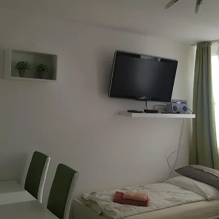 Sonniges Modernes Hoehenberg Apartment *