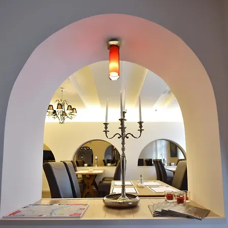Hotel Buergerhof 3*