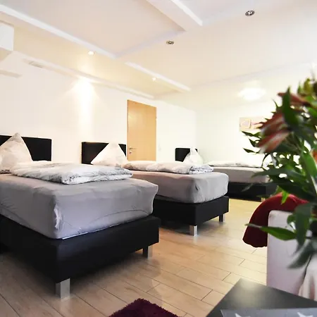 Daire Ferienwohnung Mit Garten Und Pool Köln