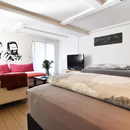 Daire Ferienwohnung Mit Garten Und Pool Köln