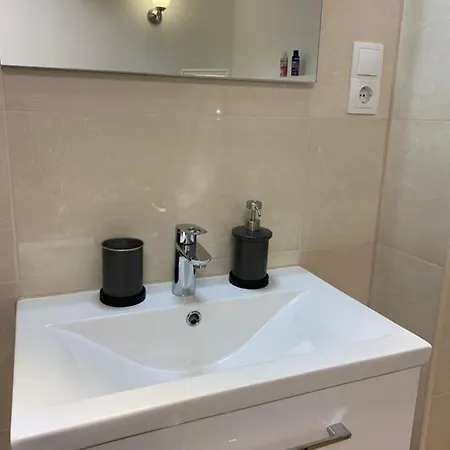 Homestay Aachener Weiher Cologne
