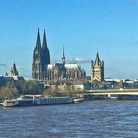 Select Ms Charles Dickens - Bateau-hôtel Cologne