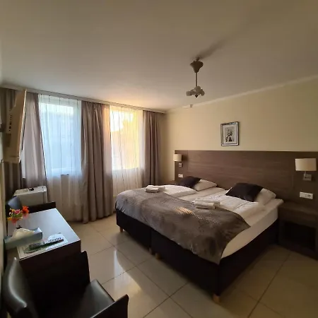 Cara Hotel 3*