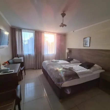 Cara Hotel