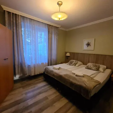 Cara Hotel