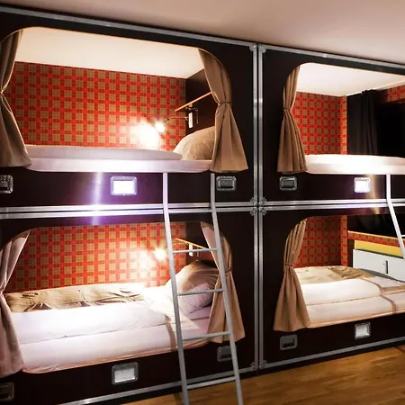 Wohngemeinschaft Hostel Κολωνία