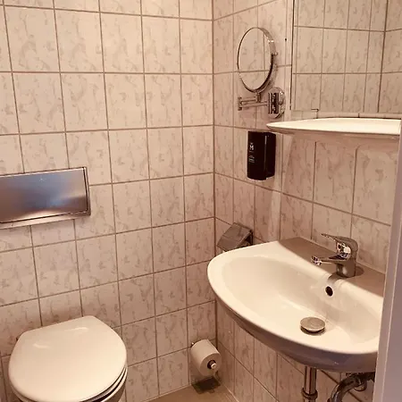 Hotel Kunibert Der Fiese Cologne