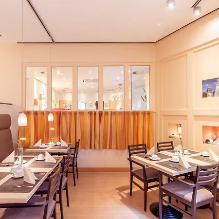 Hotel Mercure Friesenstrasse 4*