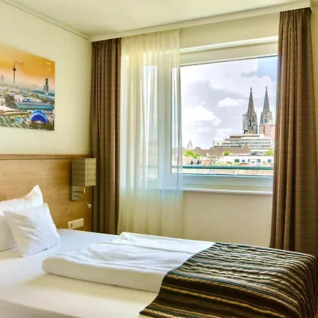 Stadthotel Am Römerturm 4*