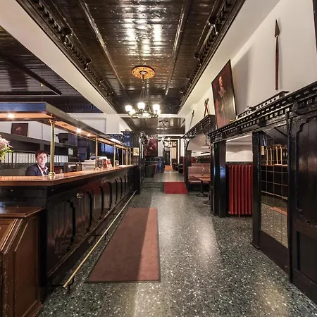 Ahl Meerkatzen Hotel 3*