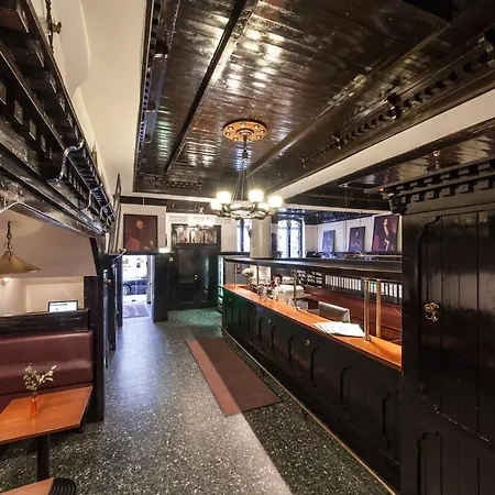 Hotel Ahl Meerkatzen 3*