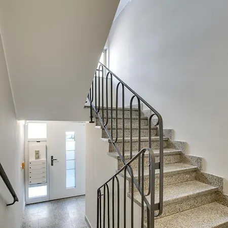 Aparthotel Mont Apartements *