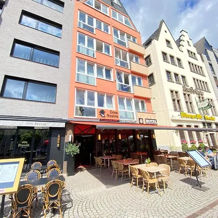 Hotel Drei Kronen 3*