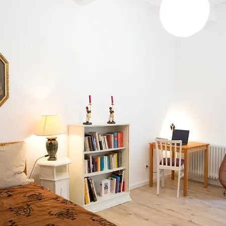 82 Vietorstrasse Cologne