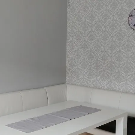 Near Tradefair And 8 Min. Appartement