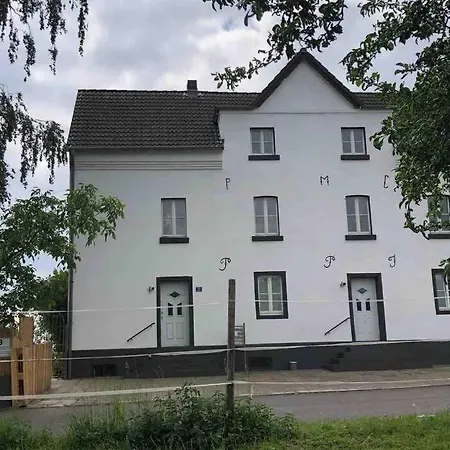 Idyllische Ferienwohnung Mit Rheinblick Apartment *