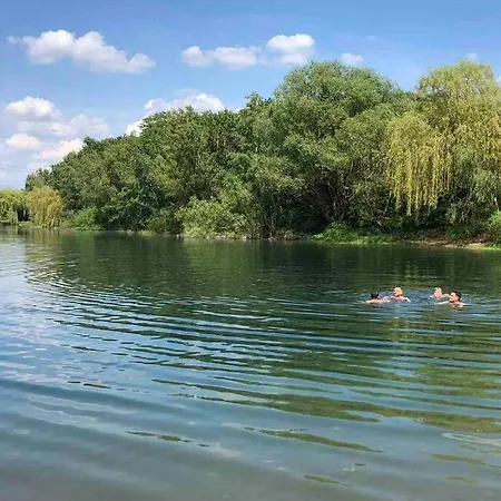 Idyllische Ferienwohnung Mit Rheinblick Cologne