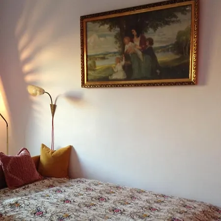 Apartment 82 Vietorstrasse Cologne