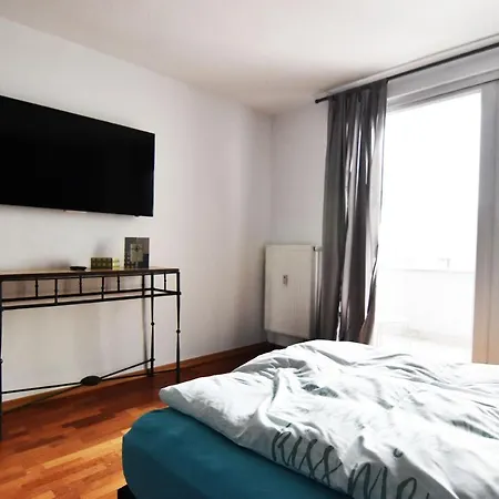 Apartment Dorya Am Ring Cologne