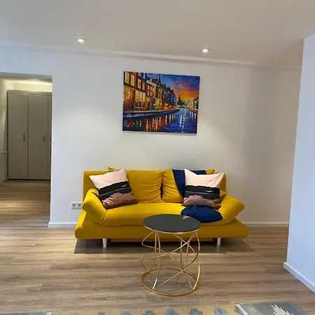 Dreamy Luxury Basement In Apartment