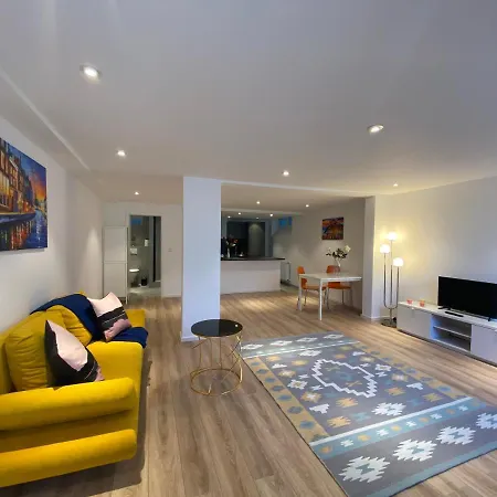 Dreamy Luxury Basement In Cologne