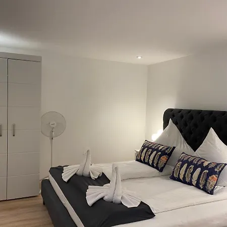 Dreamy Luxury Basement In Apartment