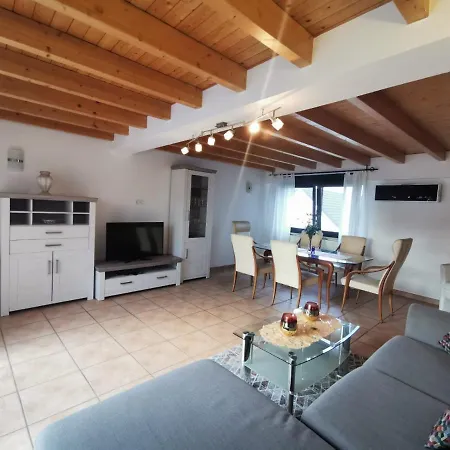 Apartment Lores Quartier