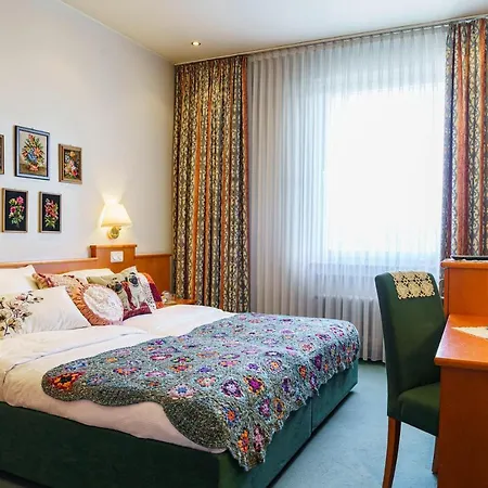 Tante Alma's Lasthaus Am Ring Hotel