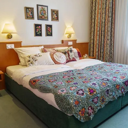 Hotel Tante Alma's Lasthaus Am Ring 3*