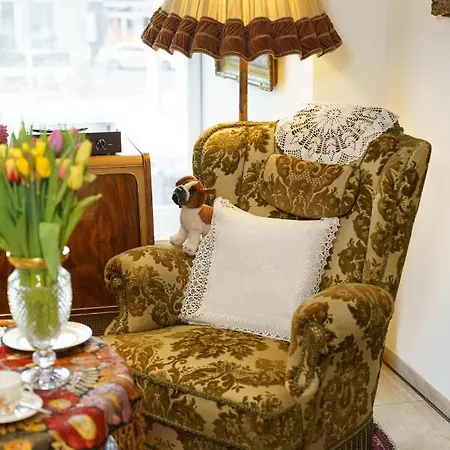 Tante Alma's Lasthaus Am Ring 3*