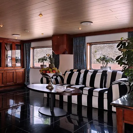 Hotelships Holland Hotel 4*
