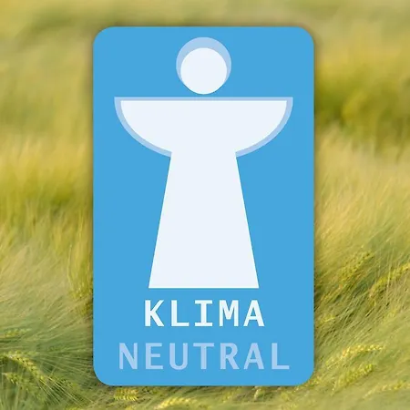 Uhu Garni 3* Kolonia