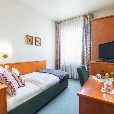Hotel Tante Alma's Lasthaus Am Ring Köln