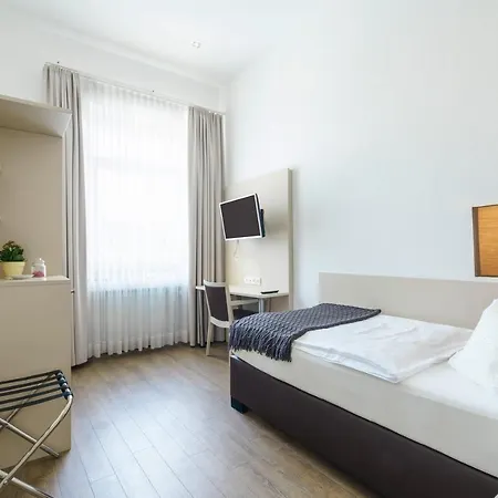 Tante Alma's Lasthaus Am Ring Hotel
