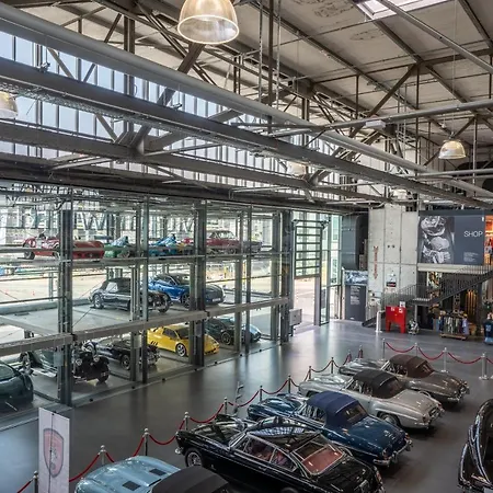 V8 At Motorworld Hotel Colónia