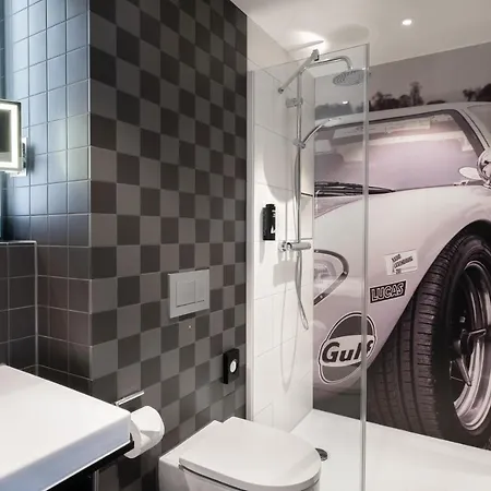 Hotel V8 At Motorworld Colónia