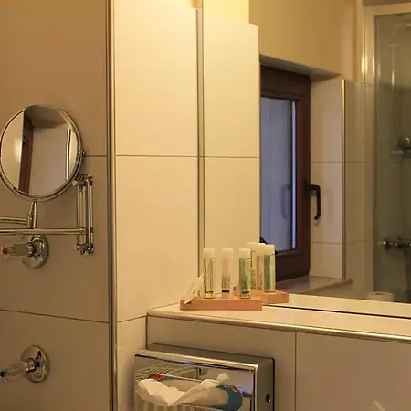 Guest house La Maison City-Messe-Arena Hotel Boardinghouse - Kontaktloser Self Check-In Cologne